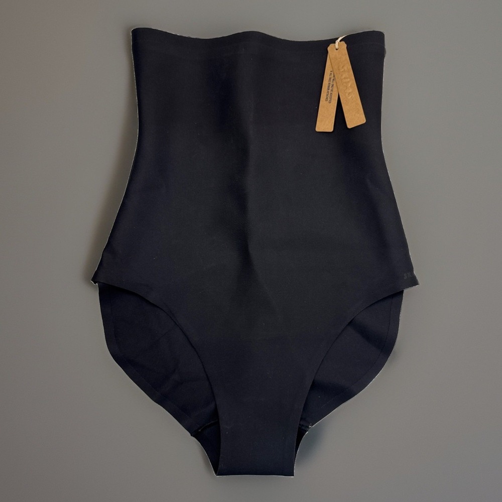NWT SKIMS BODY CS High-Waisted Brief Onyx / Black Size Large $68 Core Sculpt NEW